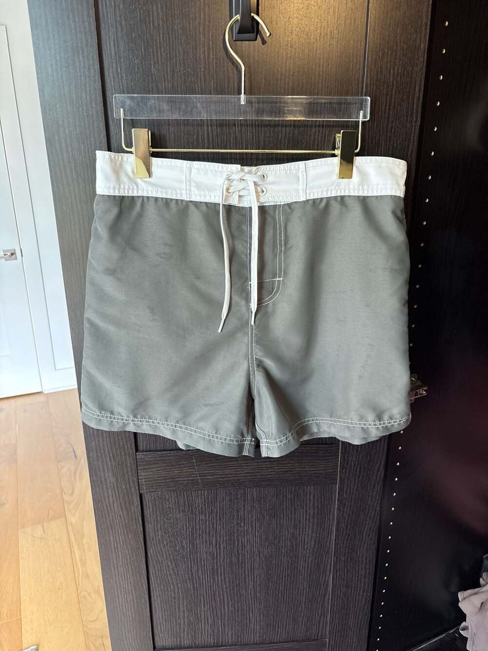 Island Company Men's Board Shorts Swim Trunks Olive Green White Size 36